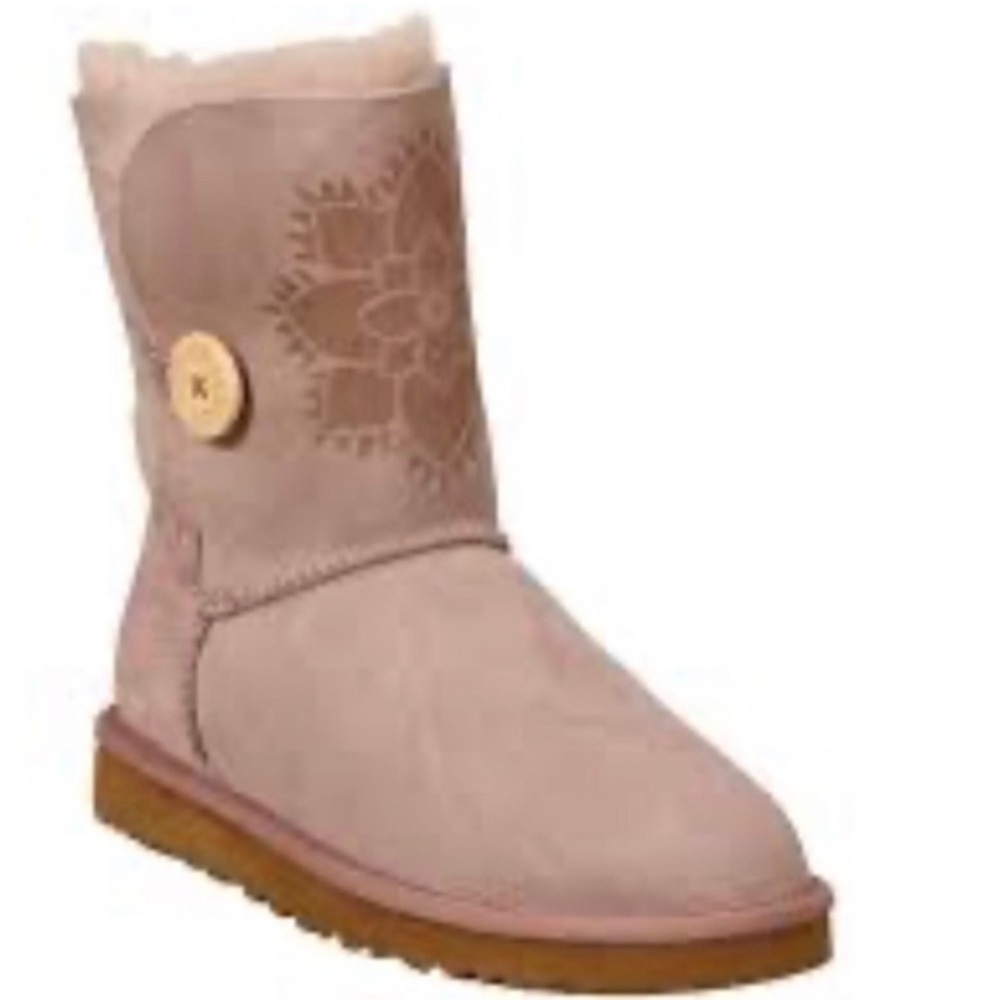 Rare Ugg Kimono flower lotus Bailey button boot